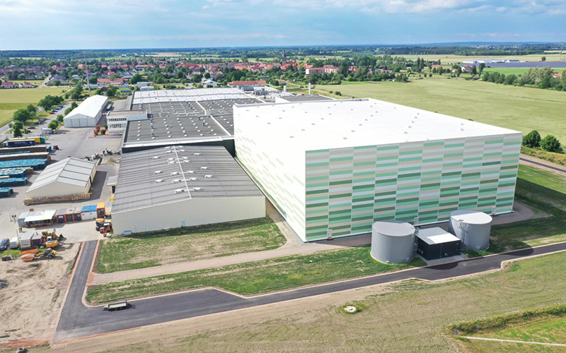 Refresco opens state-of-the-art high-bay warehouse in Germany