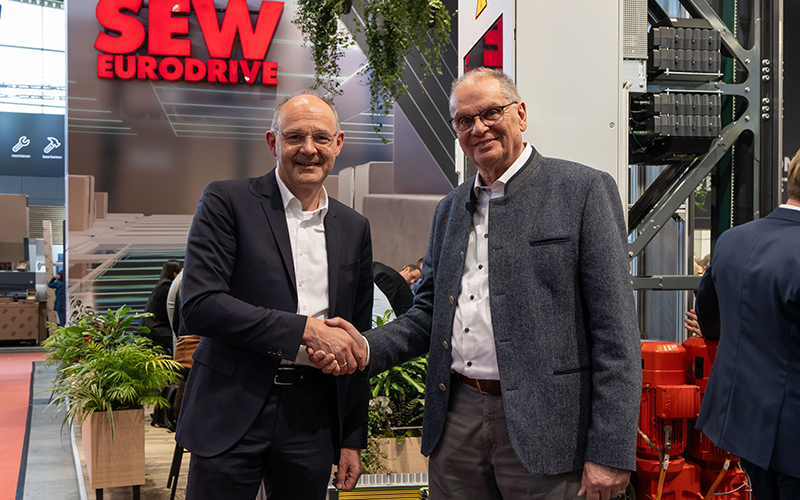 Milestone on the path to the software-defined factory